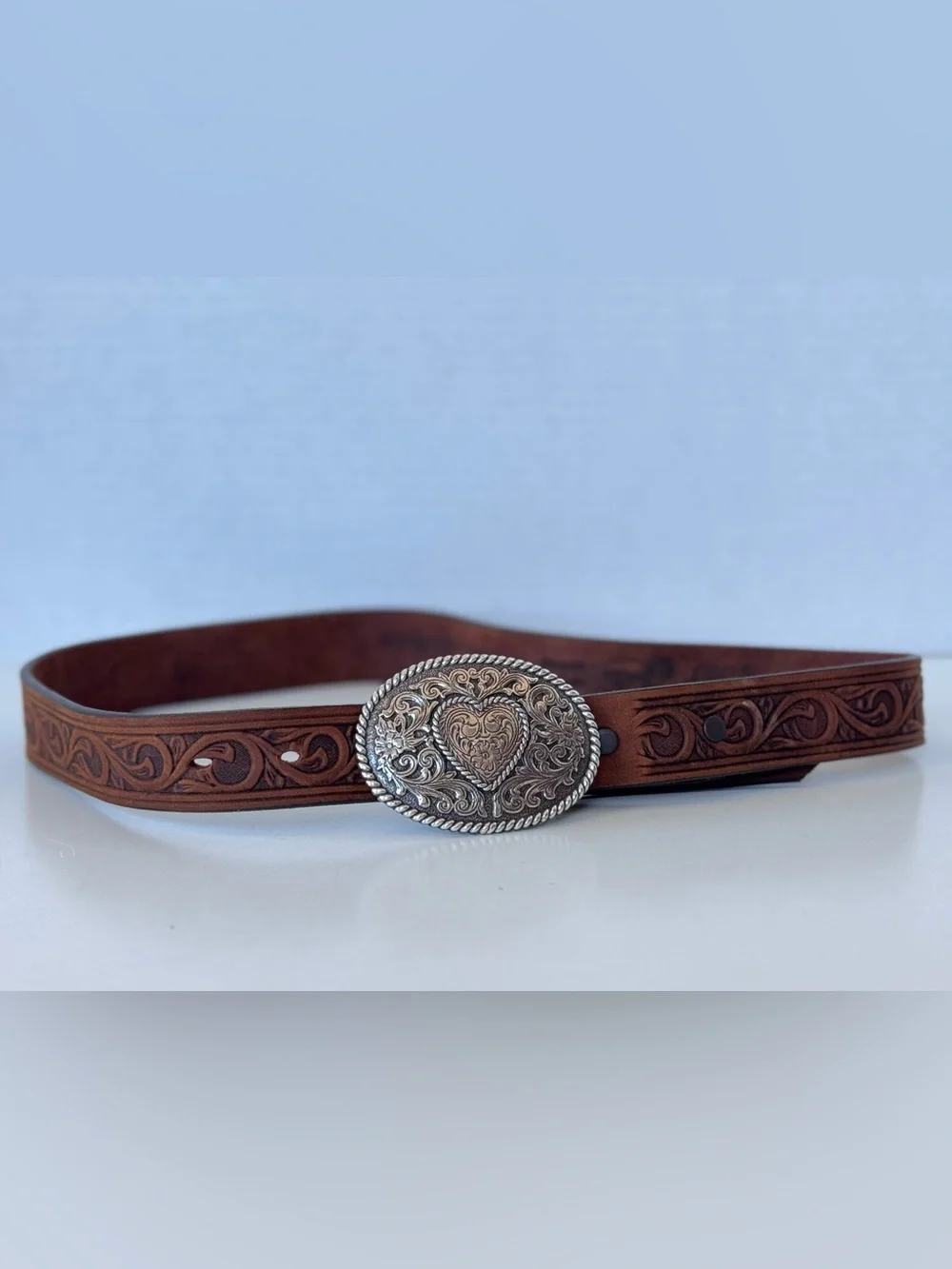JUSTIN’S TROPHY HEART BROWN LEATHER BELT SIZE 28